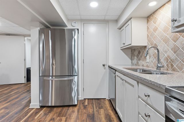 2452 FRESNO DRIVE, Vestavia Hills, AL 35216