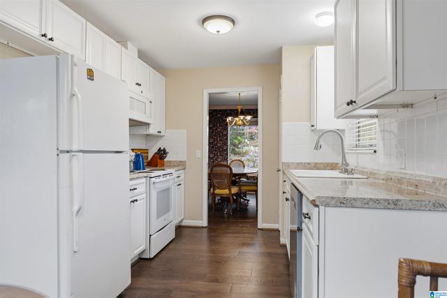 2452 FRESNO DRIVE, Vestavia Hills, AL 35216