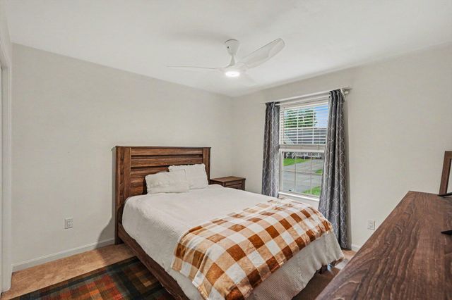 32 Ridge View Circle, Dry Ridge, KY 41035