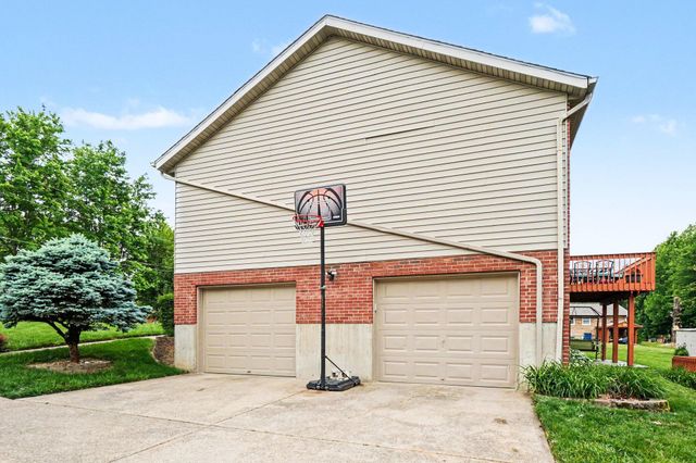 32 Ridge View Circle, Dry Ridge, KY 41035