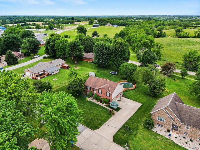 32 Ridge View Circle, Dry Ridge, KY 41035