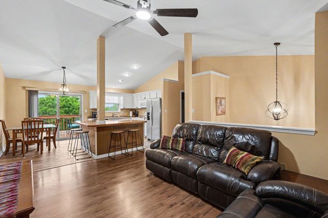 32 Ridge View Circle, Dry Ridge, KY 41035