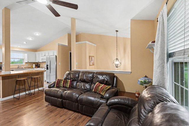 32 Ridge View Circle, Dry Ridge, KY 41035