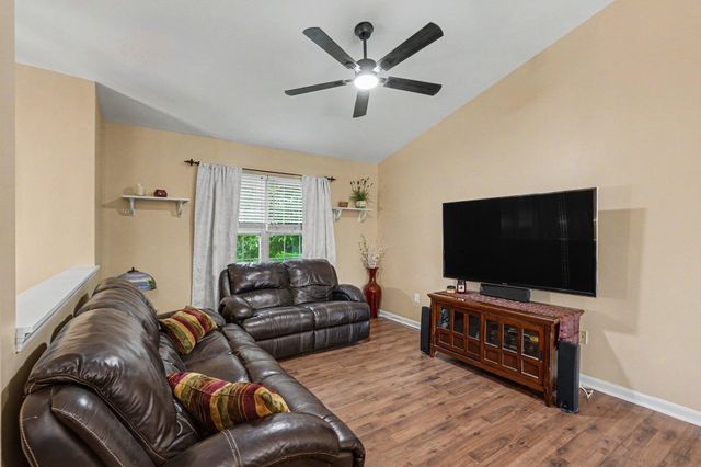32 Ridge View Circle, Dry Ridge, KY 41035