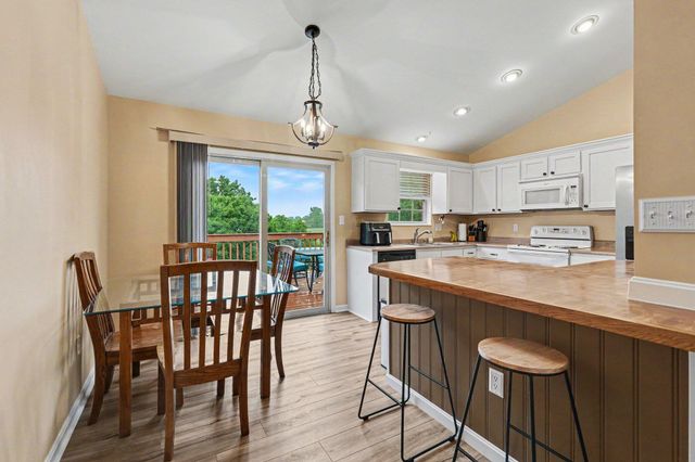 32 Ridge View Circle, Dry Ridge, KY 41035