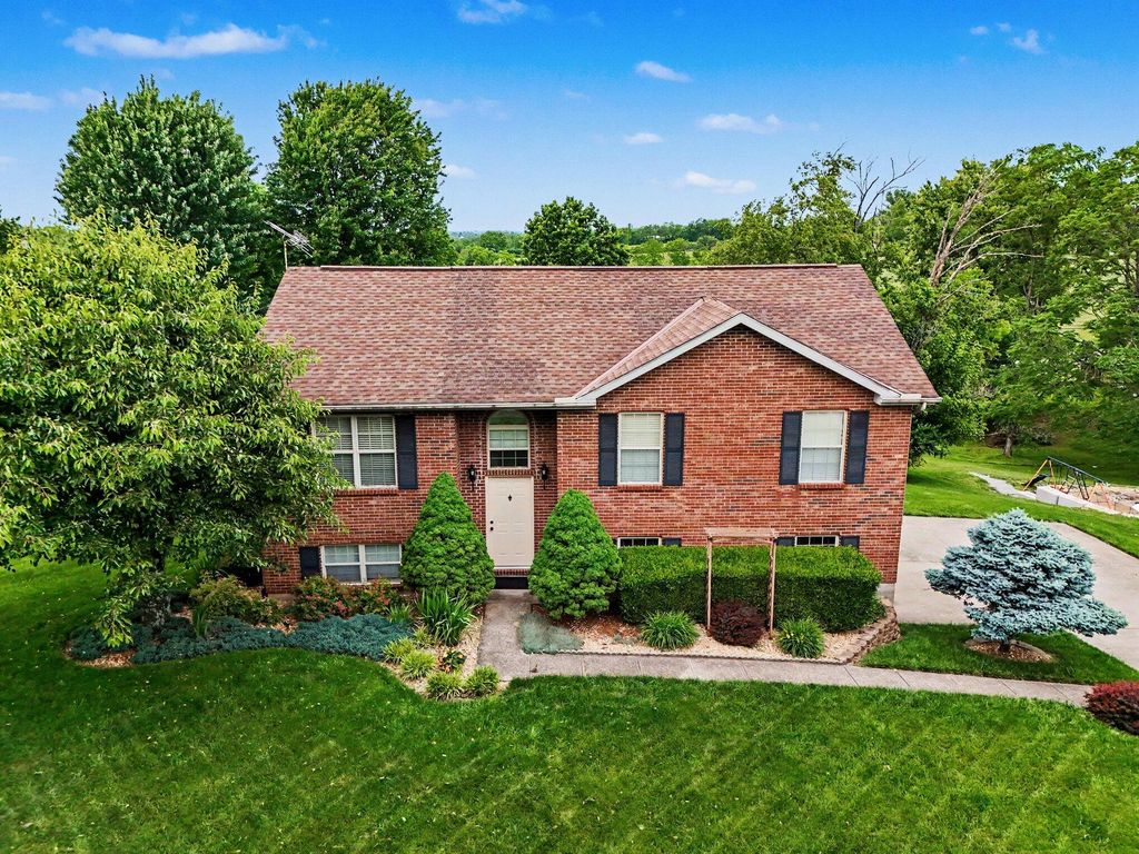 32 Ridge View Circle, Dry Ridge, KY 41035