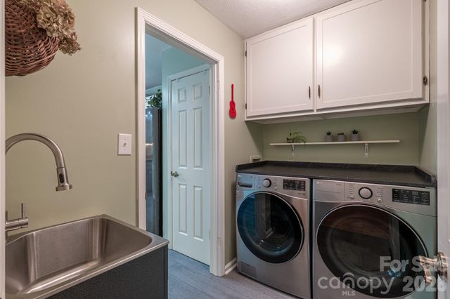 12 Pencross Circle, Etowah, NC 28729