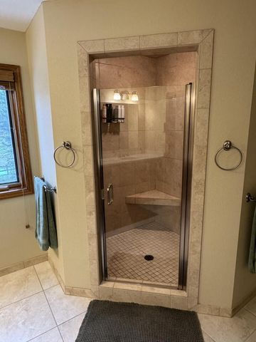 W327S8037 Memory LANE, Mukwonago, WI 53149