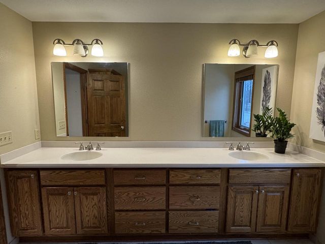 W327S8037 Memory LANE, Mukwonago, WI 53149