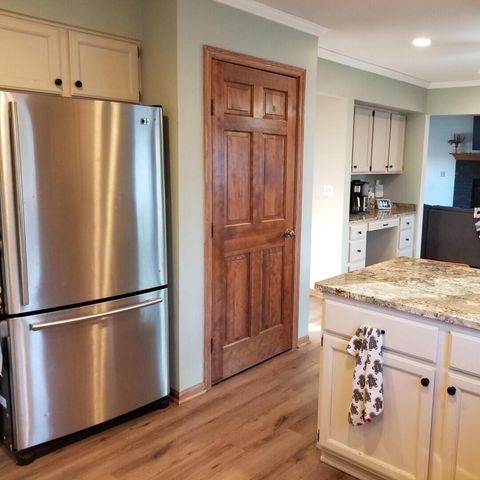 W327S8037 Memory LANE, Mukwonago, WI 53149