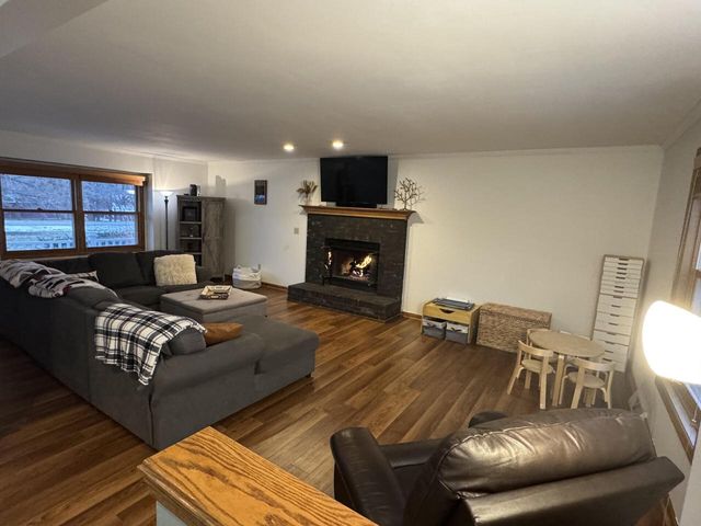 W327S8037 Memory LANE, Mukwonago, WI 53149