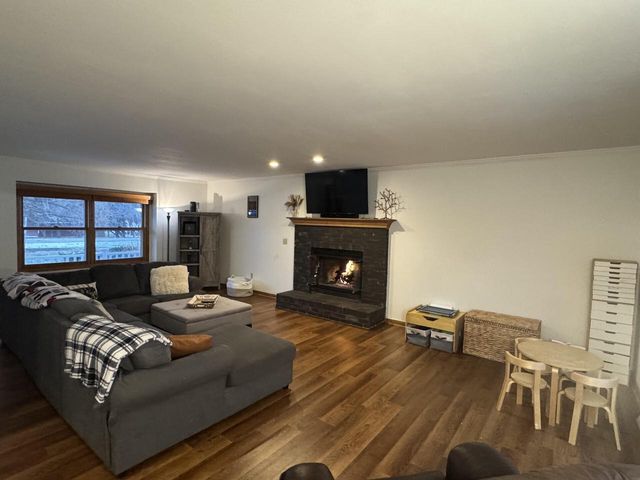 W327S8037 Memory LANE, Mukwonago, WI 53149