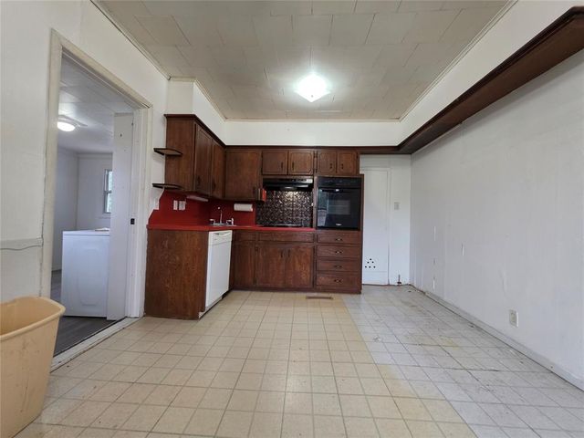 1745 W Wiley Street, Shawnee, OK 74804