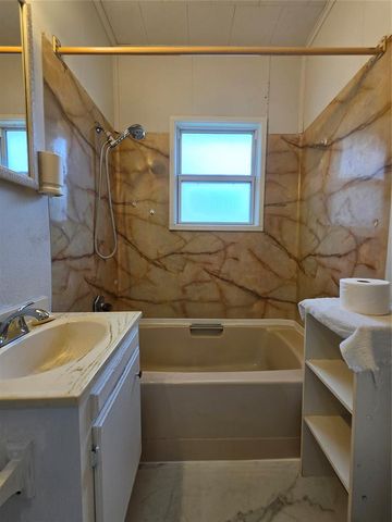 1745 W Wiley Street, Shawnee, OK 74804