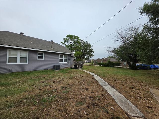 1745 W Wiley Street, Shawnee, OK 74804