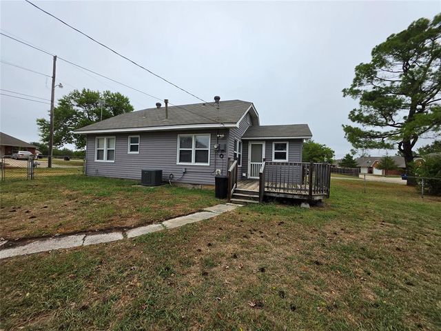 1745 W Wiley Street, Shawnee, OK 74804