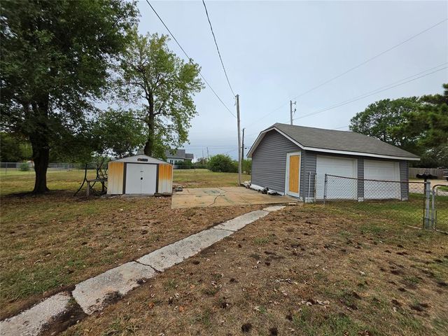 1745 W Wiley Street, Shawnee, OK 74804