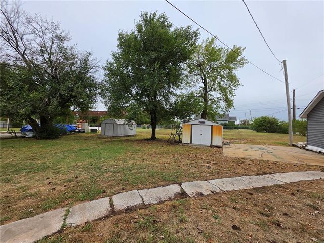 1745 W Wiley Street, Shawnee, OK 74804