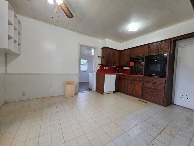 1745 W Wiley Street, Shawnee, OK 74804