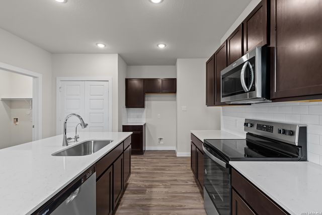 4306 HOBBITON WAY, New Braunfels, TX 78130