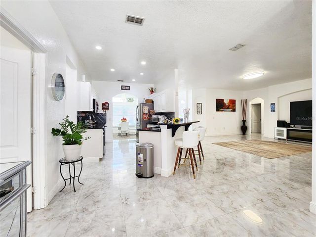 2735 BERKFORD CIRCLE, Lakeland, FL 33810