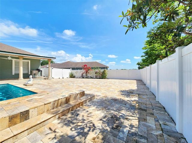 2735 BERKFORD CIRCLE, Lakeland, FL 33810