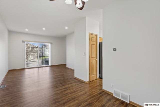 15077 Butler Avenue, Omaha, NE 68116