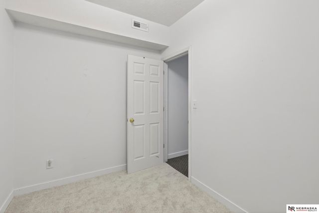 15077 Butler Avenue, Omaha, NE 68116