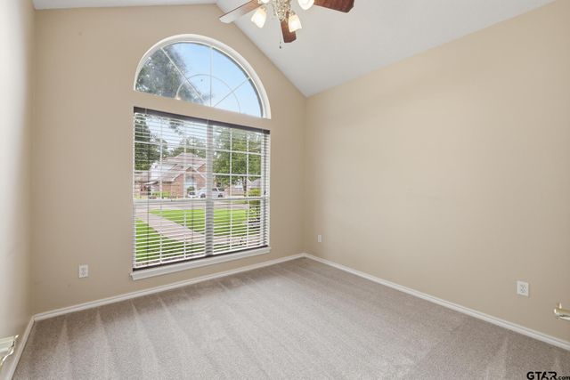 345 Bunker Dr, Tyler, TX 75703