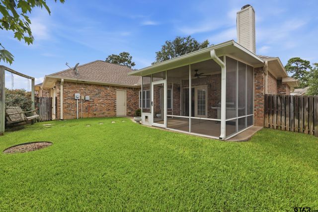 345 Bunker Dr, Tyler, TX 75703