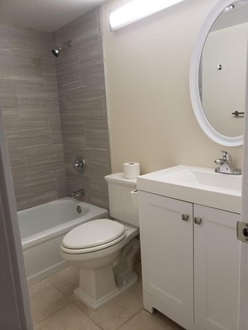 146 Canterbury 146, West Palm Beach, FL 33417