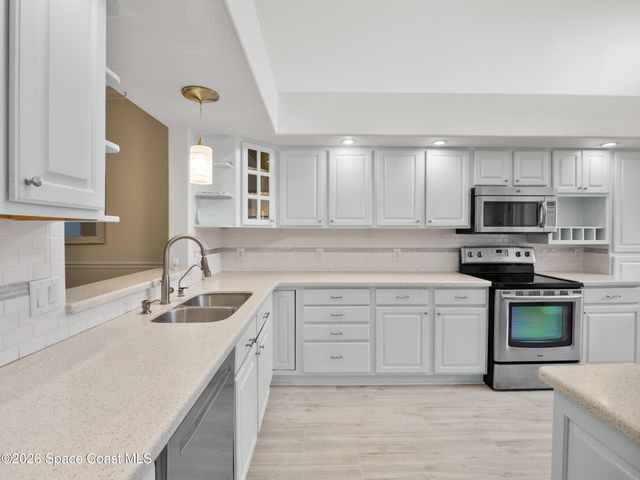 14 Marina Isles Boulevard B, Indian Harbour Beach, FL 32937