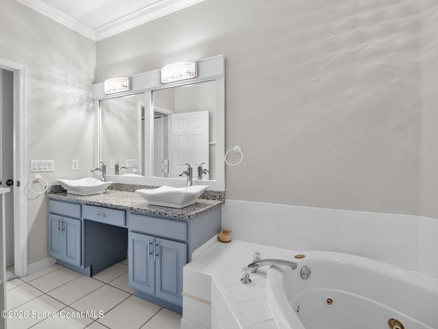 14 Marina Isles Boulevard B, Indian Harbour Beach, FL 32937