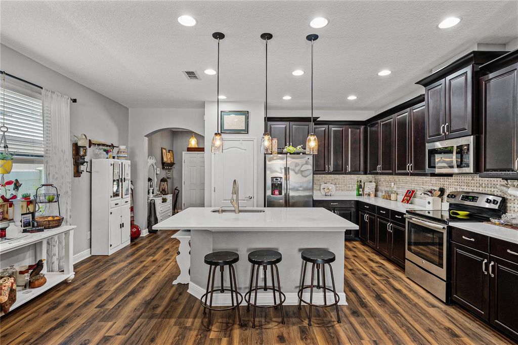 Image 16 of property listing at 11510 SAND STONE ROCK DRIVE, Riverview, FL 33569