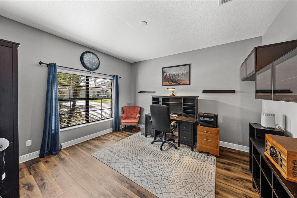 Image 10 of property listing at 11510 SAND STONE ROCK DRIVE, Riverview, FL 33569