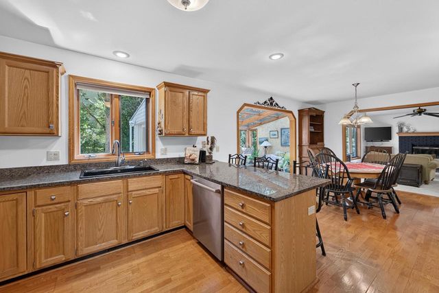 873 Peregrine Circle, Oregon, WI 53575
