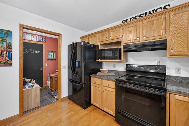 873 Peregrine Circle, Oregon, WI 53575