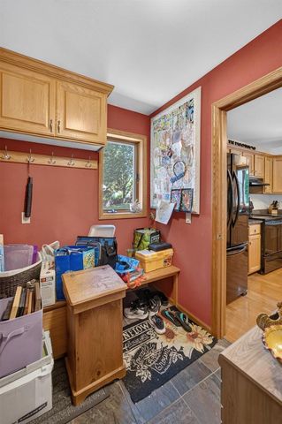 873 Peregrine Circle, Oregon, WI 53575
