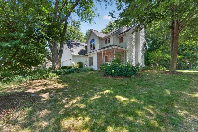 873 Peregrine Circle, Oregon, WI 53575
