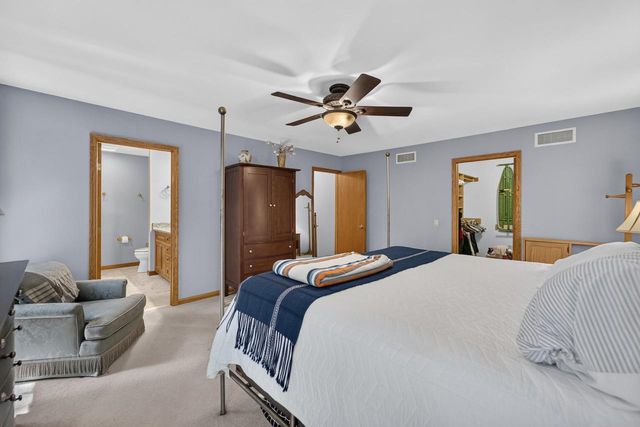 873 Peregrine Circle, Oregon, WI 53575