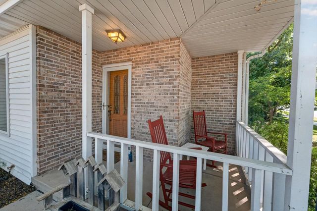 873 Peregrine Circle, Oregon, WI 53575