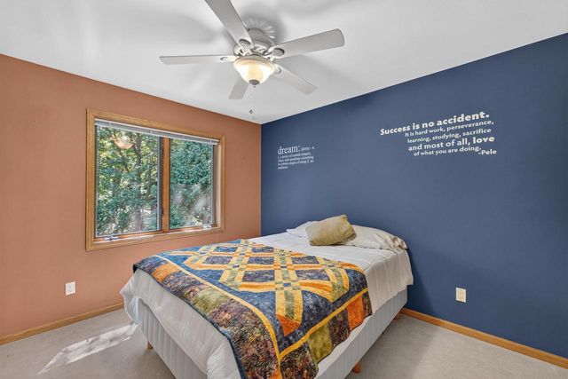 873 Peregrine Circle, Oregon, WI 53575
