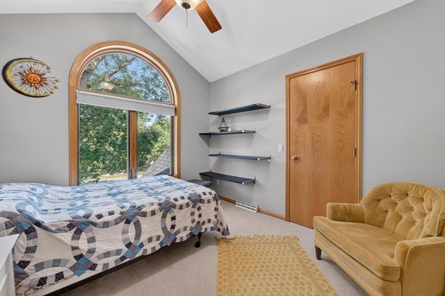 873 Peregrine Circle, Oregon, WI 53575