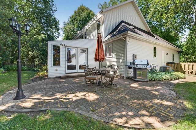 873 Peregrine Circle, Oregon, WI 53575