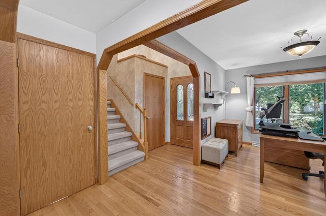 873 Peregrine Circle, Oregon, WI 53575