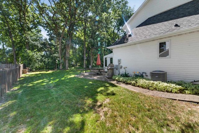 873 Peregrine Circle, Oregon, WI 53575