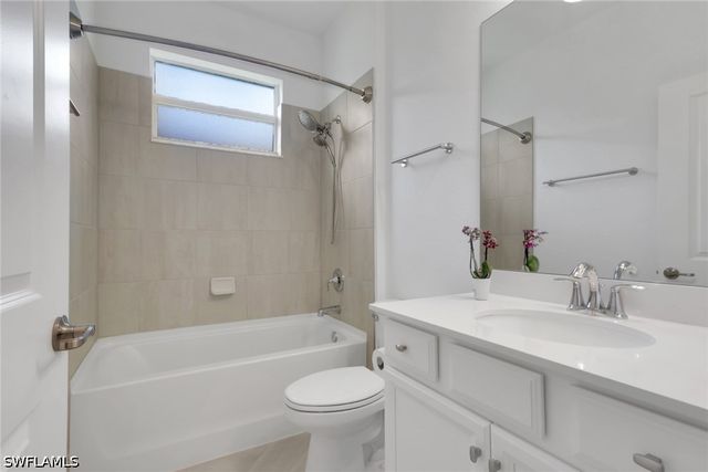 1645 Alameda DR, Naples, FL 34120