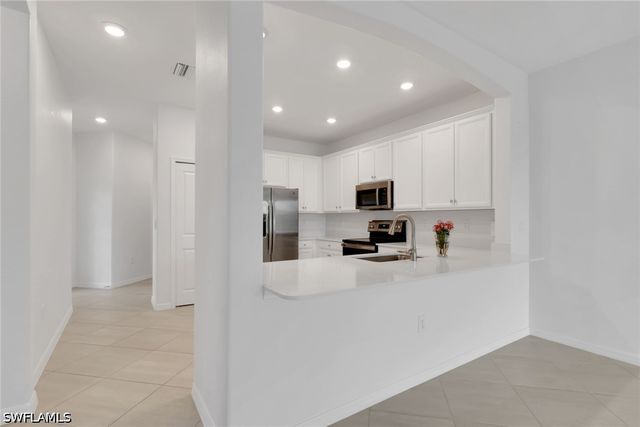 1645 Alameda DR, Naples, FL 34120
