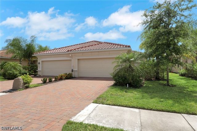 1645 Alameda DR, Naples, FL 34120