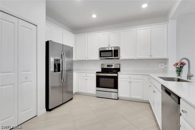 1645 Alameda DR, Naples, FL 34120